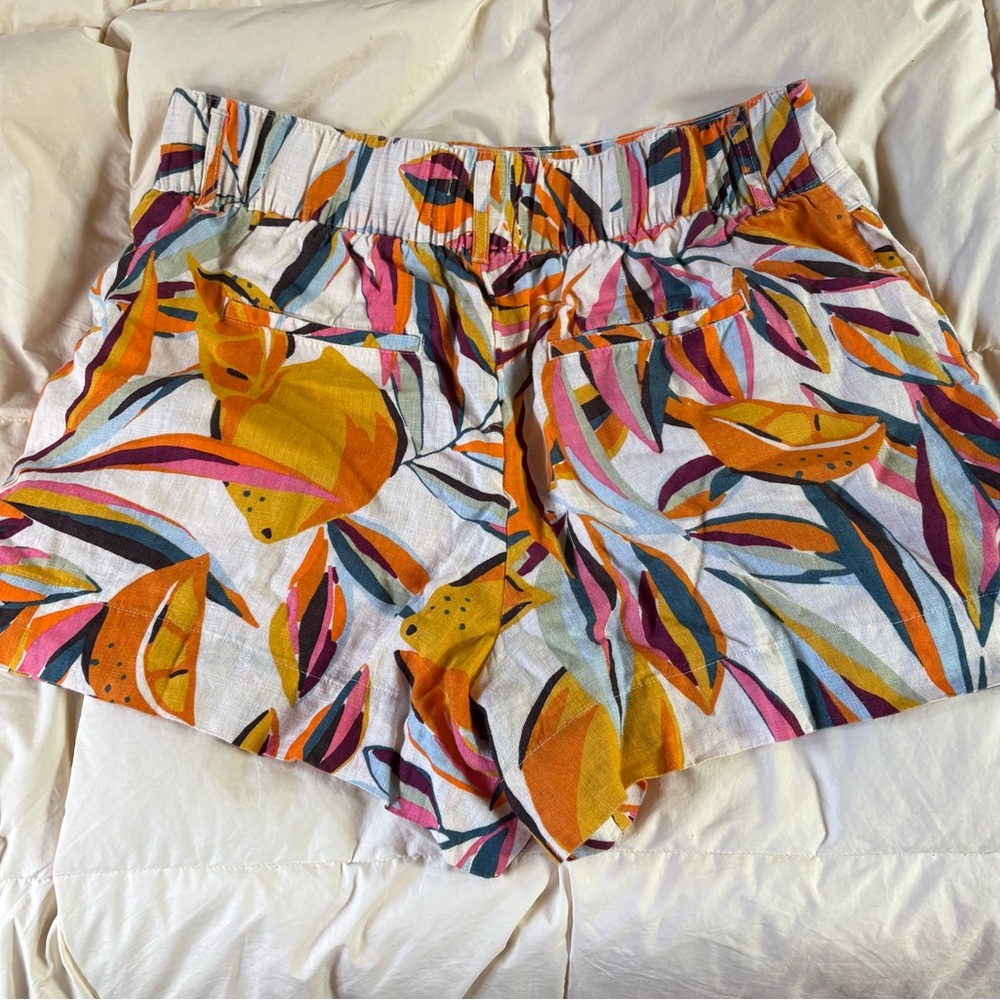 C&C California White Tropical Print High Waist Shorts with Orange & Pink Leaves